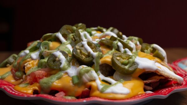 nachos, jalapenos, plate-5733142.jpg